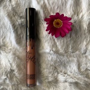 KYLIE COSMETICS: BASIC VELVET LIQUID LIPSTICK
